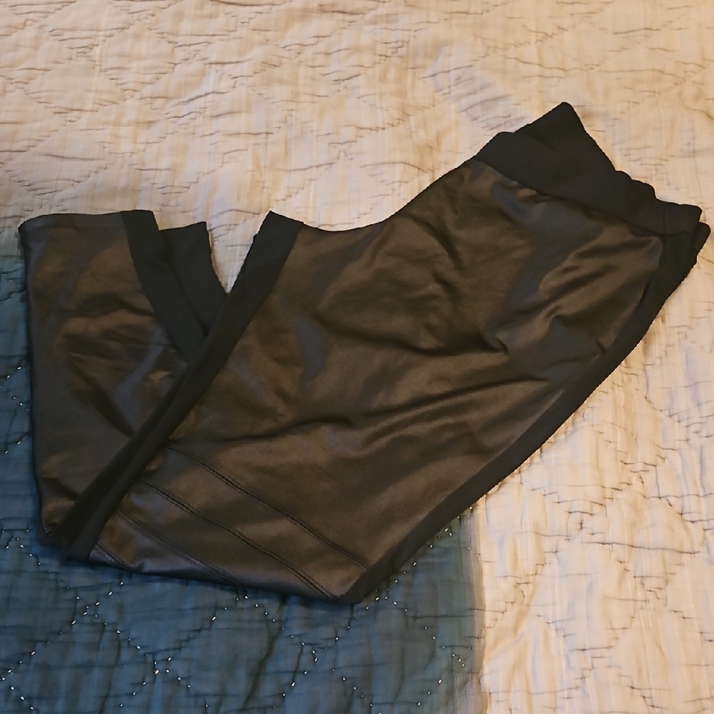 Livi Active Black Leggings